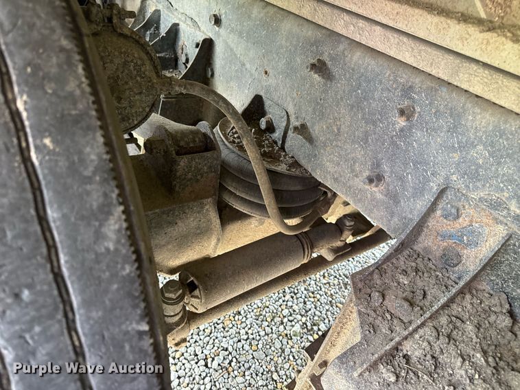 image for item DV1992 1998 Mack CL700 dump truck