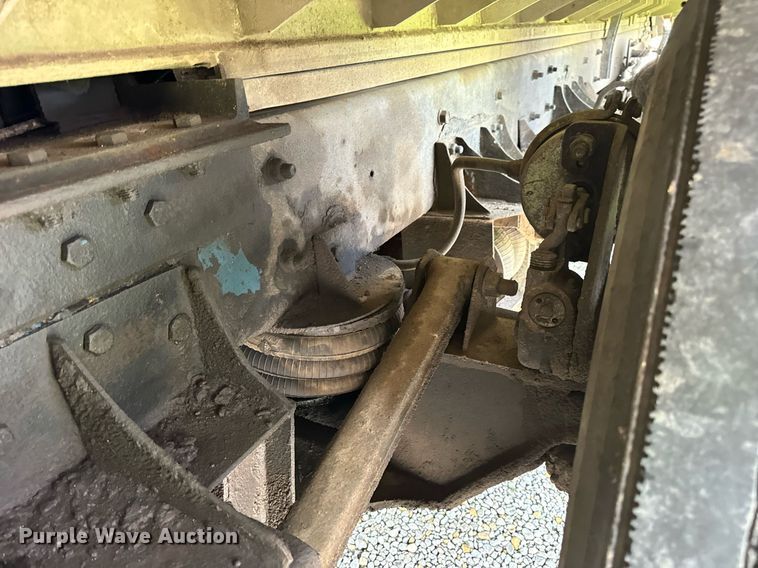 image for item DV1992 1998 Mack CL700 dump truck