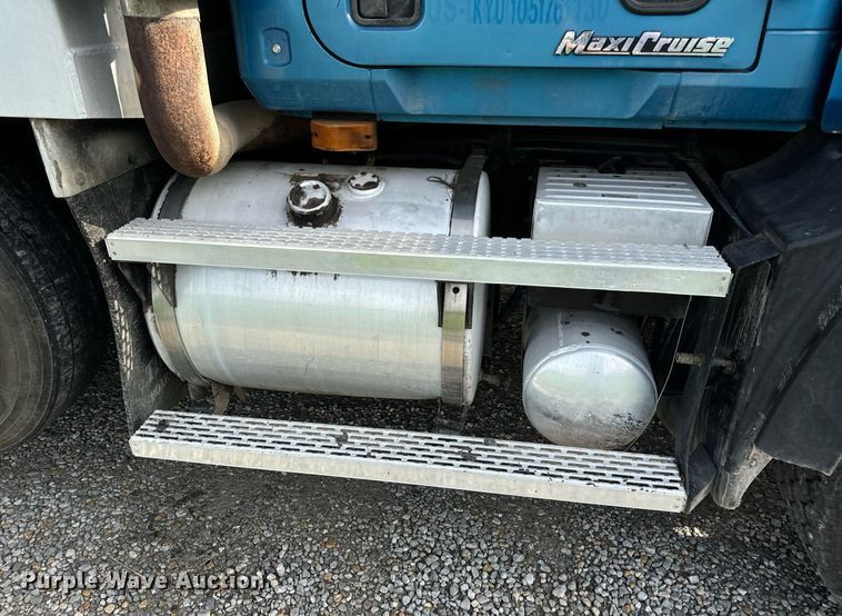 image for item DV1992 1998 Mack CL700 dump truck