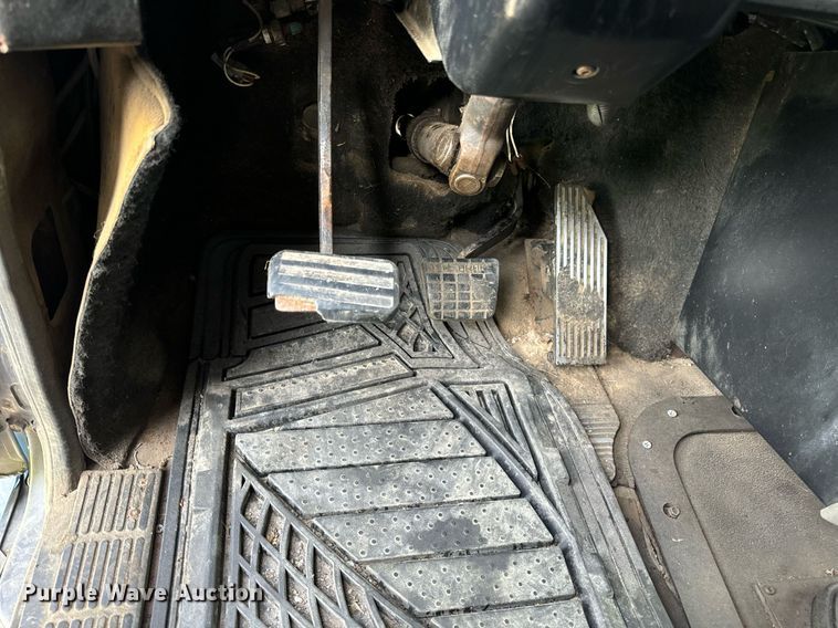 image for item DV1992 1998 Mack CL700 dump truck