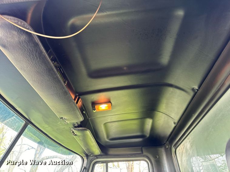 image for item DV1992 1998 Mack CL700 dump truck