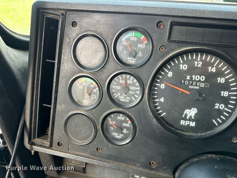 image for item DV1992 1998 Mack CL700 dump truck