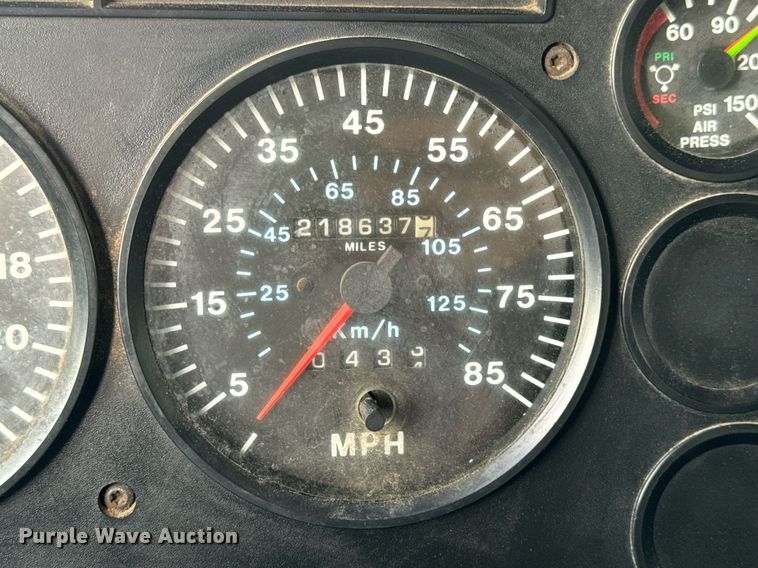 image for item DV1992 1998 Mack CL700 dump truck