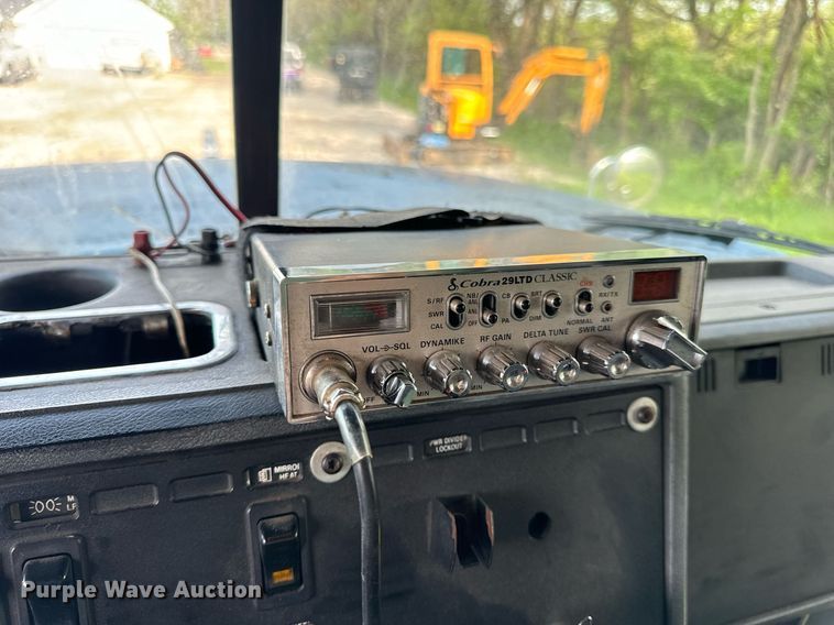 image for item DV1992 1998 Mack CL700 dump truck