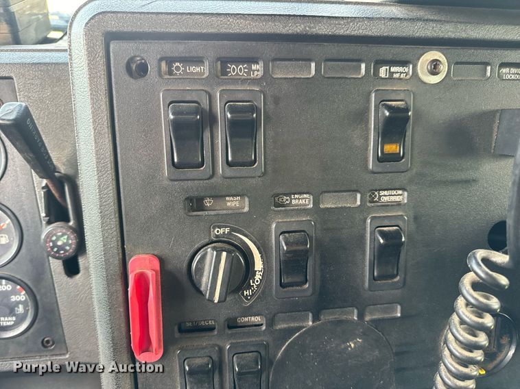 image for item DV1992 1998 Mack CL700 dump truck