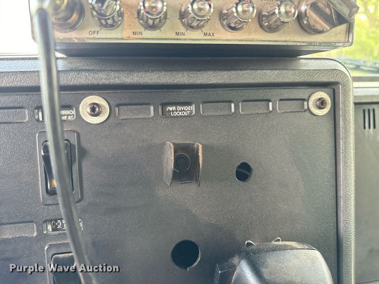 image for item DV1992 1998 Mack CL700 dump truck