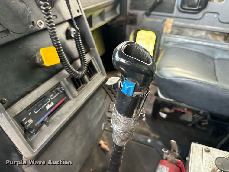 image for item DV1992 1998 Mack CL700 dump truck