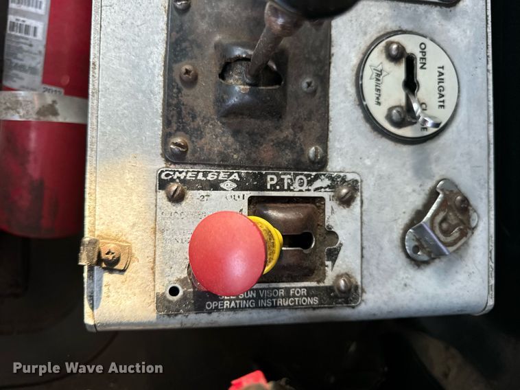 image for item DV1992 1998 Mack CL700 dump truck