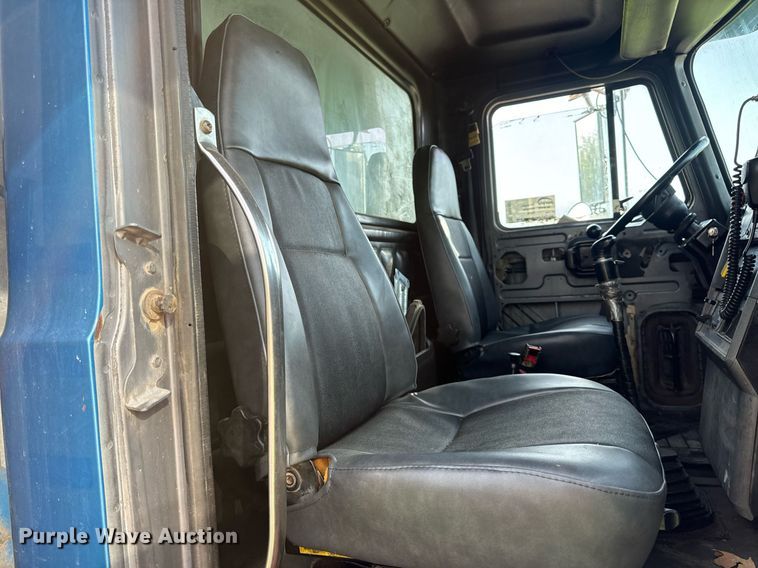 image for item DV1992 1998 Mack CL700 dump truck