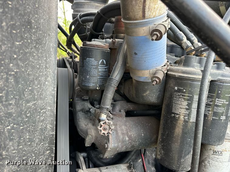 image for item DV1992 1998 Mack CL700 dump truck