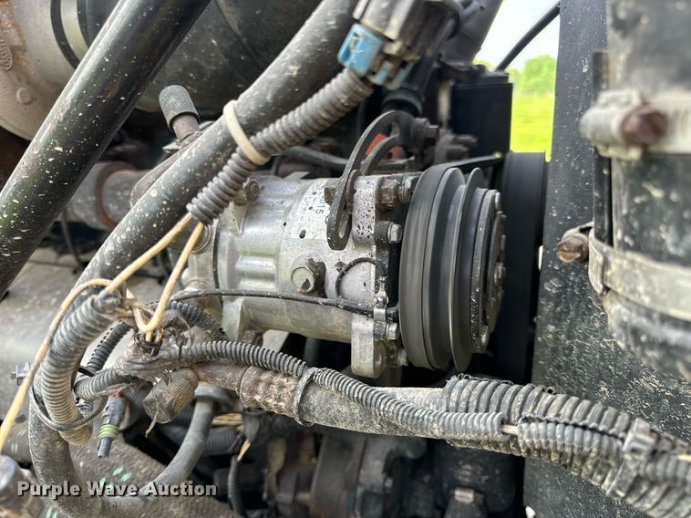 image for item DV1992 1998 Mack CL700 dump truck