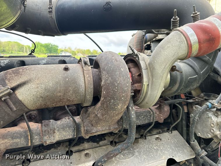 image for item DV1992 1998 Mack CL700 dump truck