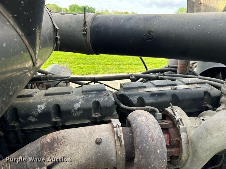 image for item DV1992 1998 Mack CL700 dump truck