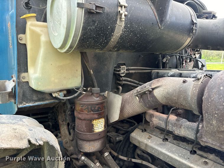 image for item DV1992 1998 Mack CL700 dump truck