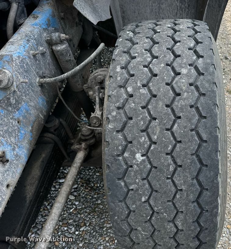 image for item DV1992 1998 Mack CL700 dump truck