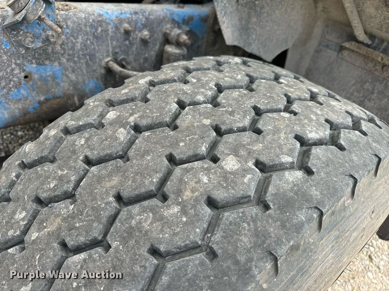 image for item DV1992 1998 Mack CL700 dump truck