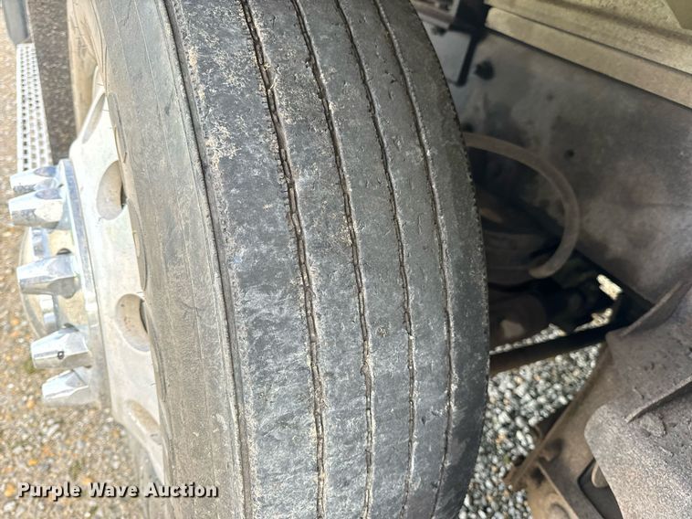 image for item DV1992 1998 Mack CL700 dump truck