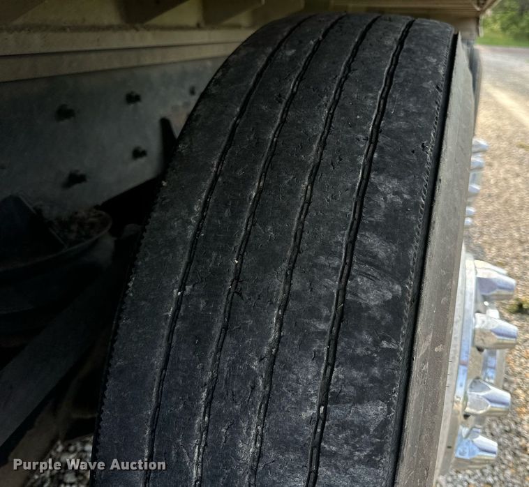 image for item DV1992 1998 Mack CL700 dump truck