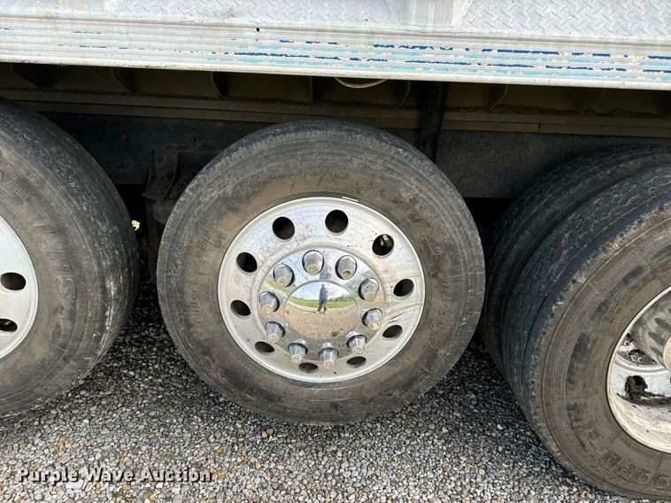 image for item DV1992 1998 Mack CL700 dump truck