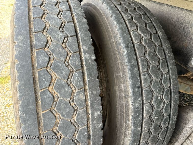 image for item DV1992 1998 Mack CL700 dump truck