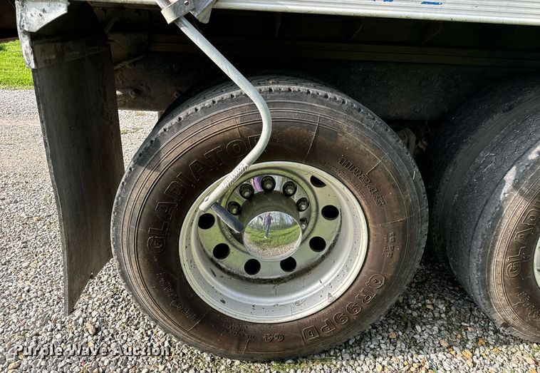 image for item DV1992 1998 Mack CL700 dump truck