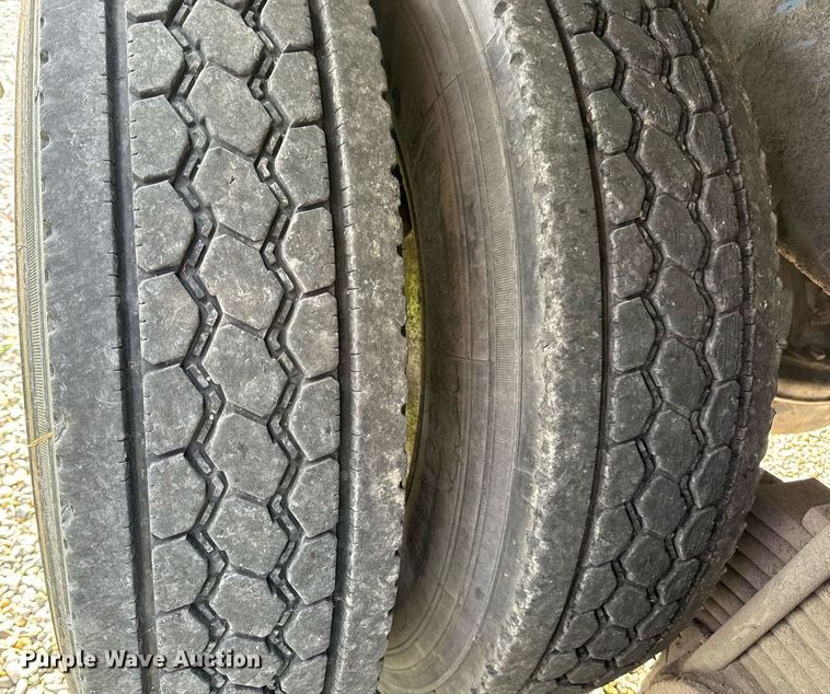 image for item DV1992 1998 Mack CL700 dump truck