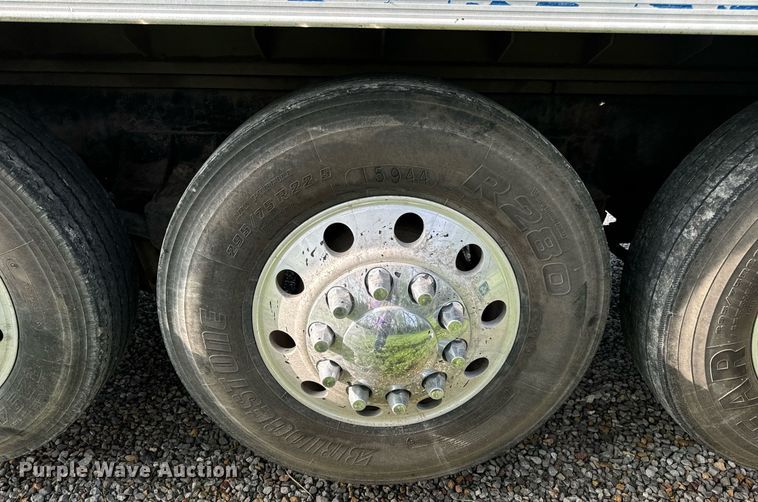 image for item DV1992 1998 Mack CL700 dump truck