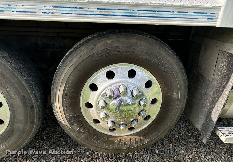 image for item DV1992 1998 Mack CL700 dump truck