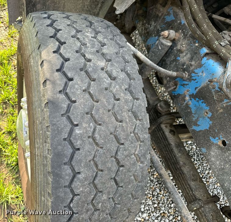 image for item DV1992 1998 Mack CL700 dump truck