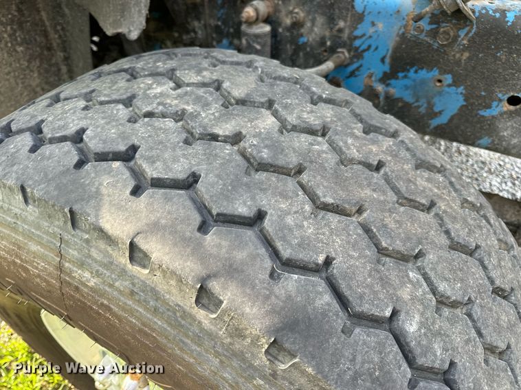 image for item DV1992 1998 Mack CL700 dump truck