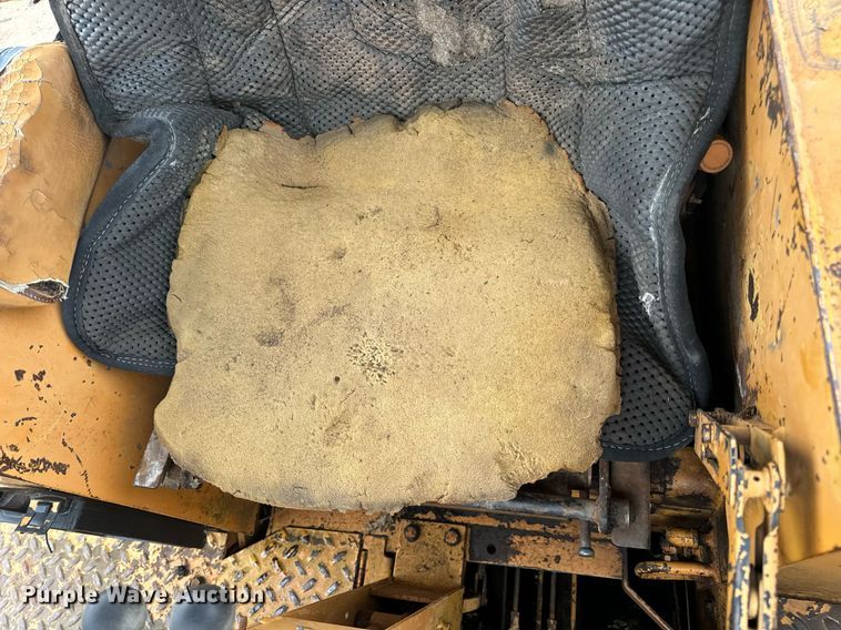 image for item DV1994 1986 Case 1455B track loader