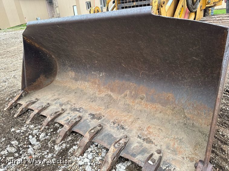 image for item DV2523 1995 John Deere 455G track loader