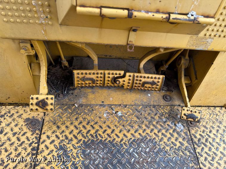 image for item DV2523 1995 John Deere 455G track loader