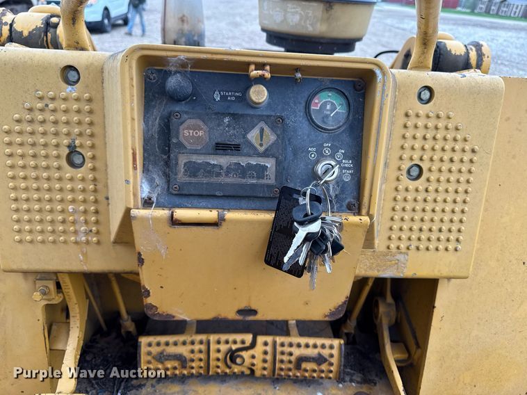 image for item DV2523 1995 John Deere 455G track loader