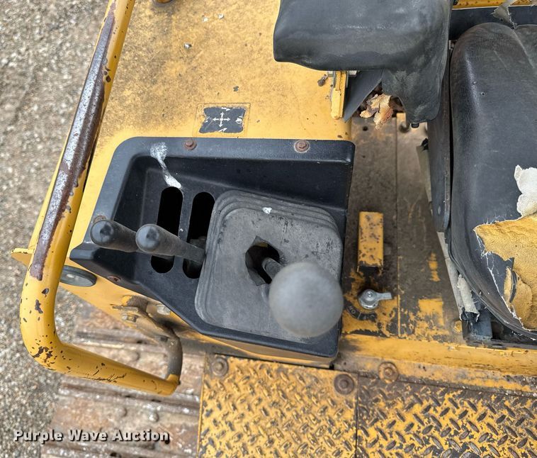 image for item DV2523 1995 John Deere 455G track loader