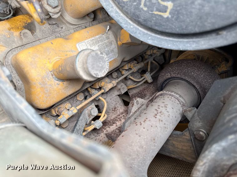 image for item DV2523 1995 John Deere 455G track loader