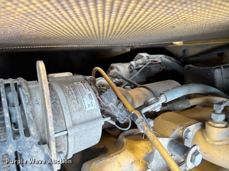 image for item DV2523 1995 John Deere 455G track loader