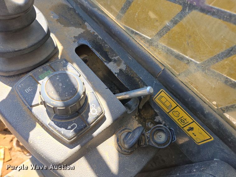 image for item DW1928 2019 Wacker Neuson ST45 tracked skid steer loader