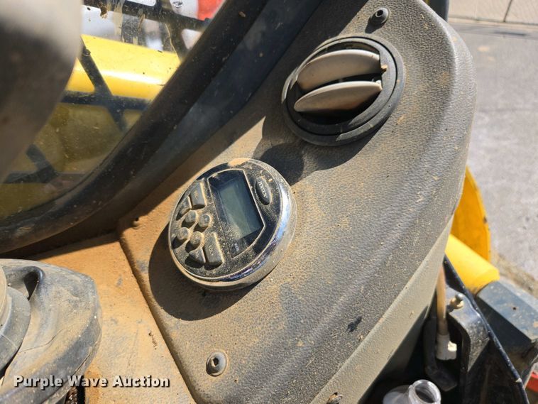 image for item DW1928 2019 Wacker Neuson ST45 tracked skid steer loader