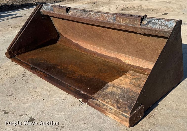 image for item DX8967 Melroe skid steer bucket