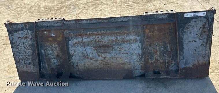 image for item DX8967 Melroe skid steer bucket