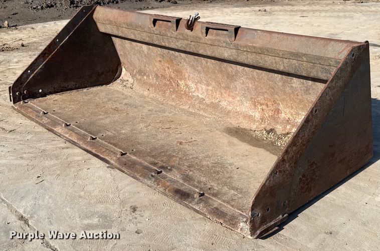 image for item DX8969 Bobcat 80HD C/I skid steer bucket