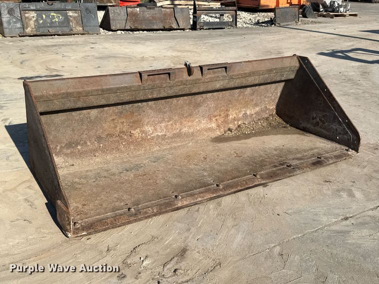 image for item DX8969 Bobcat 80HD C/I skid steer bucket