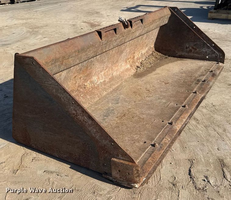 image for item DX8969 Bobcat 80HD C/I skid steer bucket