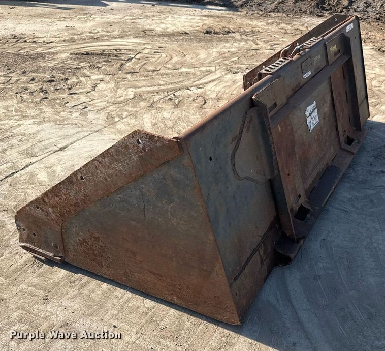 image for item DX8969 Bobcat 80HD C/I skid steer bucket