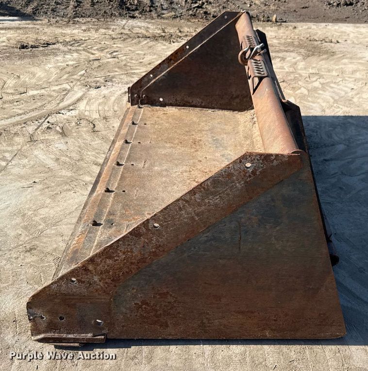 image for item DX8969 Bobcat 80HD C/I skid steer bucket