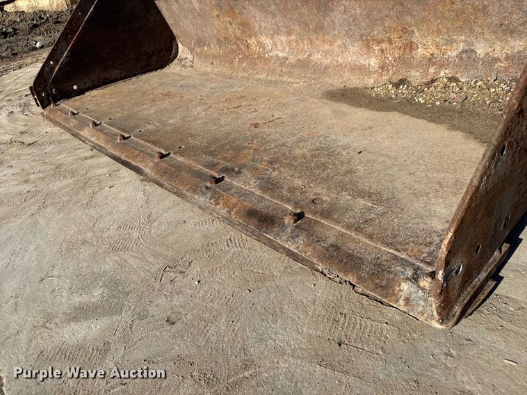 image for item DX8969 Bobcat 80HD C/I skid steer bucket