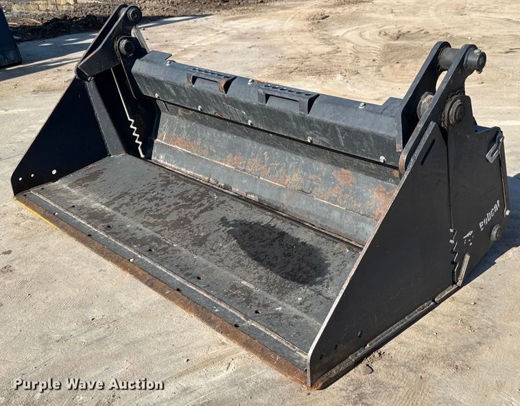 image for item DX8970 2007 Bobcat 68 Combo BKT skid steer bucket