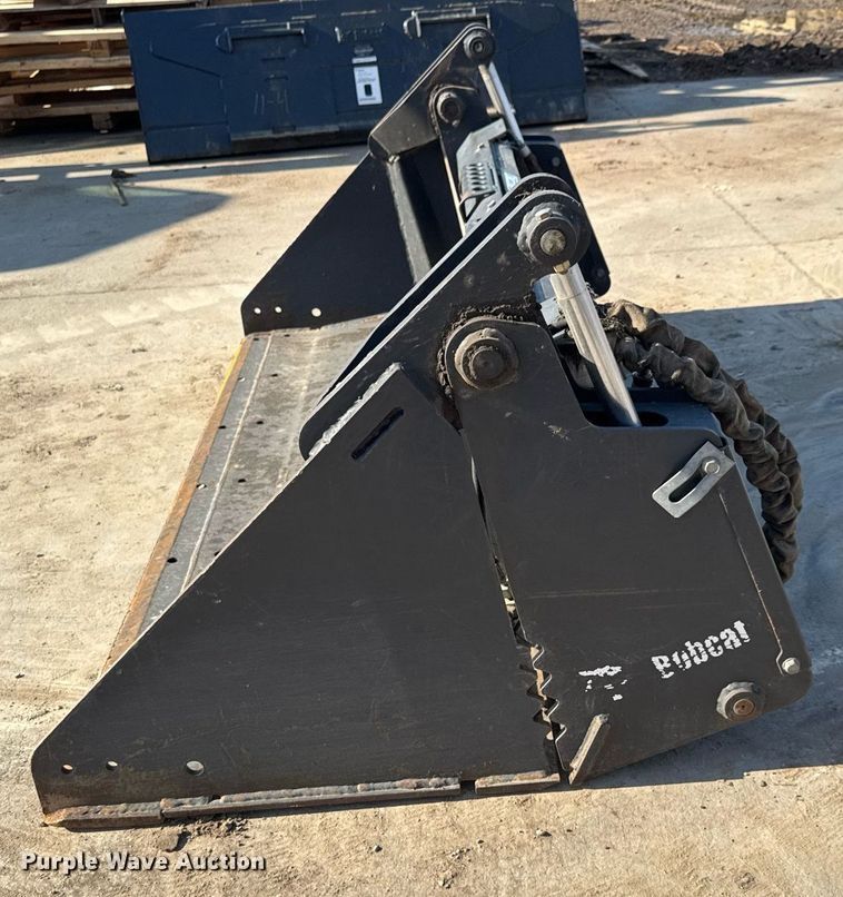 image for item DX8970 2007 Bobcat 68 Combo BKT skid steer bucket