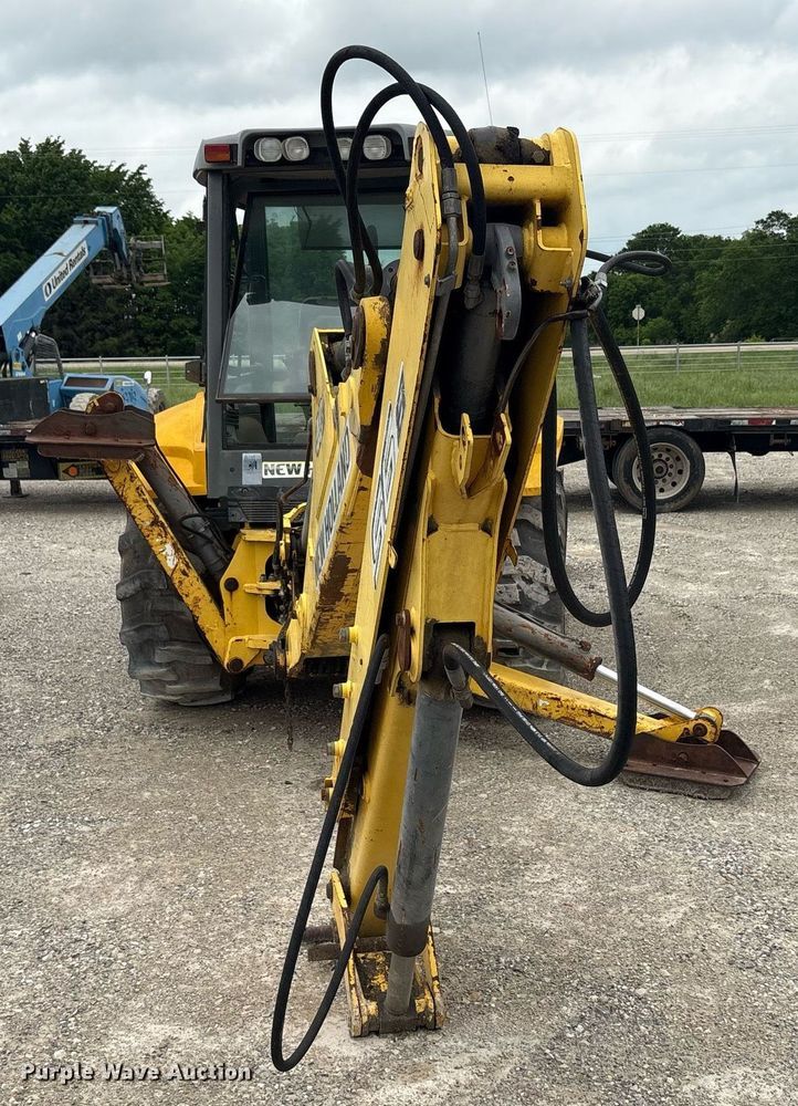 image for item DY2465 2006 New Holland B95 backhoe